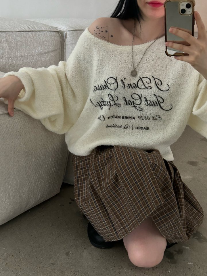 Buckle - Korean Women Fashion - #womensfashion - Off Lettering Knit