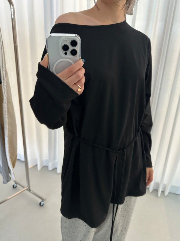 Dress U - Korean Women Fashion - #momslook - Asymmetry Boat Neck Strap Tee - 8