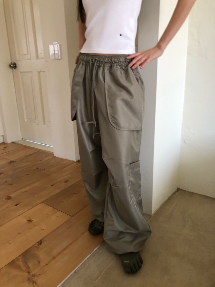Flash - Korean Women Fashion - #momslook - Out Pocket Pants - 11