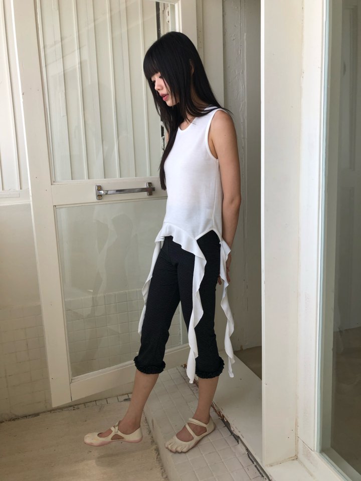 Flash - Korean Women Fashion - #momslook - Span Sleeveless Frill Tail Tee