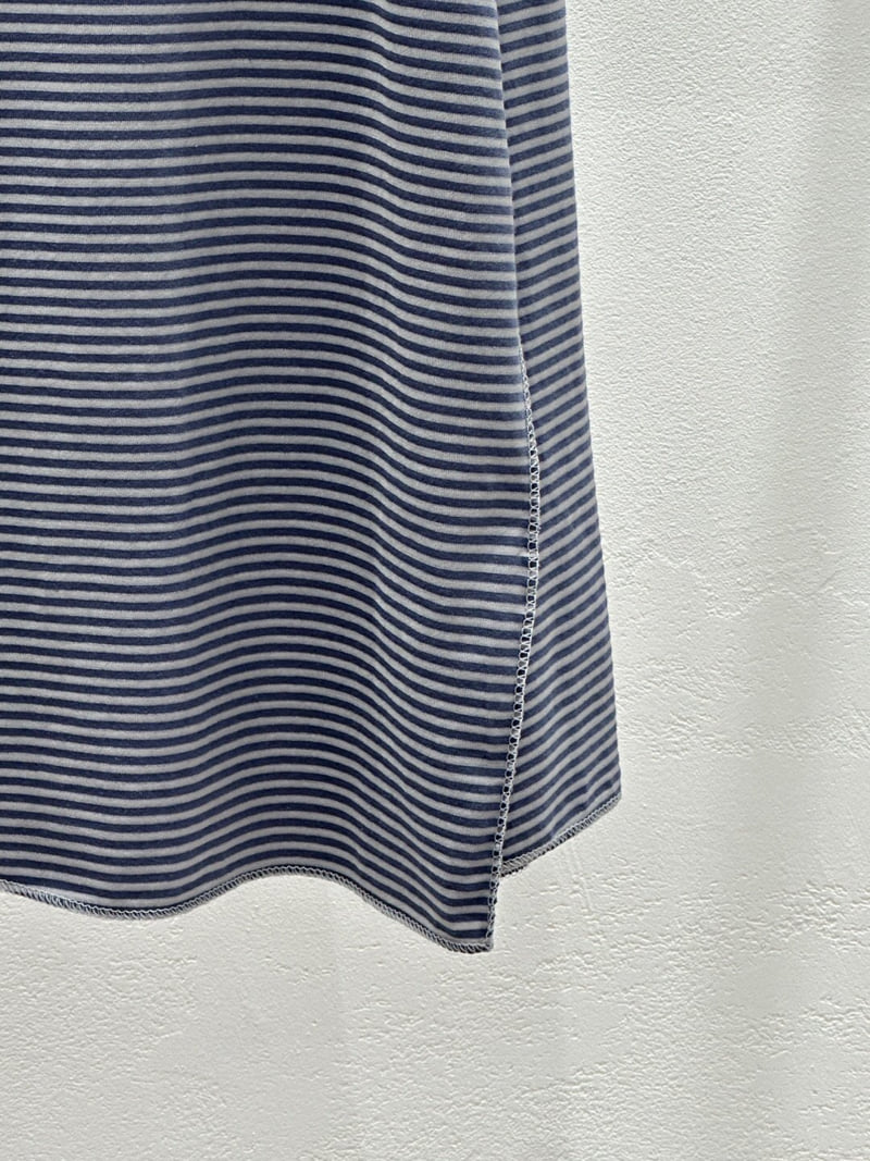 Flash - Korean Women Fashion - #restrostyle - Windy High Neck Tee - 6