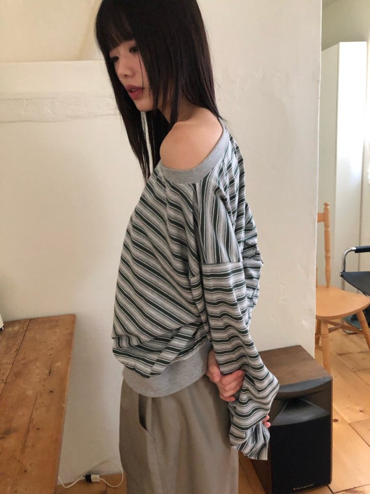 Flash - Korean Women Fashion - #momslook - Hush Sweatshirts - 4