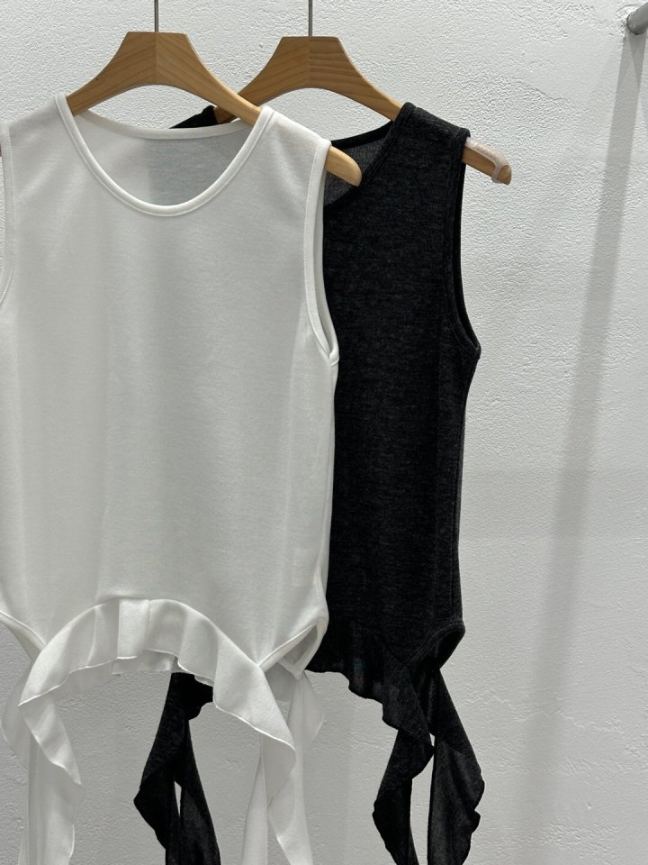 Flash - Korean Women Fashion - #womensfashion - Span Sleeveless Frill Tail Tee
