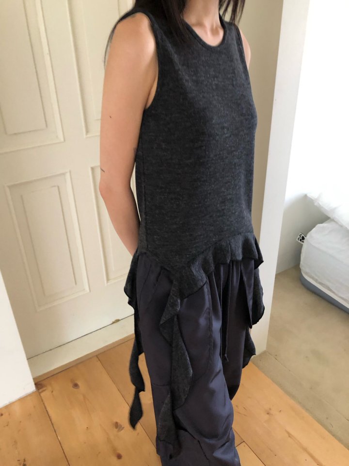 Flash - Korean Women Fashion - #womensfashion - Span Sleeveless Frill Tail Tee