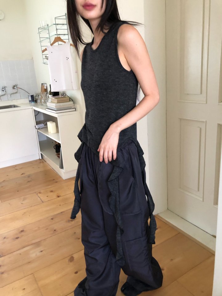 Flash - Korean Women Fashion - #womensfashion - Span Sleeveless Frill Tail Tee - 5