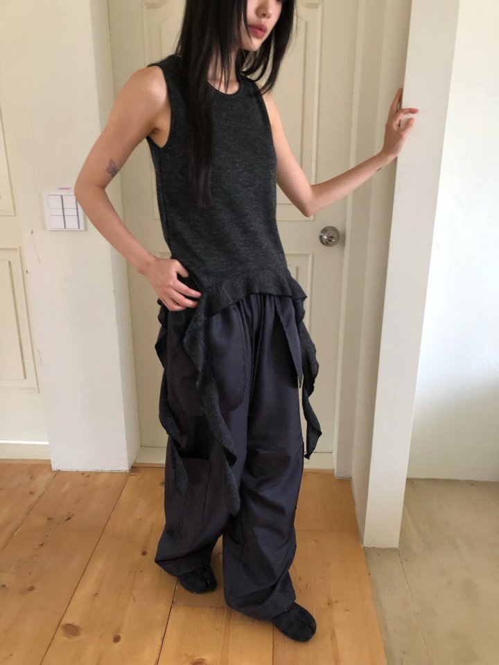 Flash - Korean Women Fashion - #womensfashion - Span Sleeveless Frill Tail Tee - 7