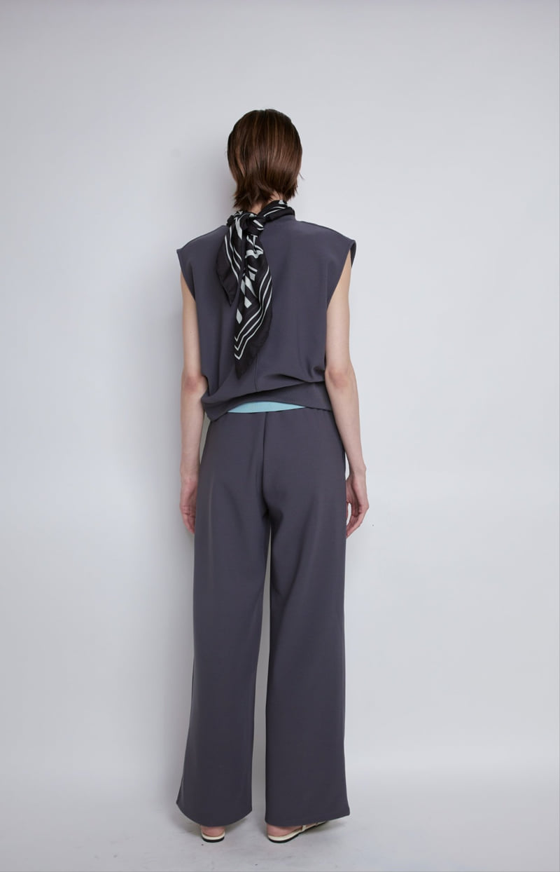 Gentle B - Korean Women Fashion - #momslook - Waist Flow Vest - 12