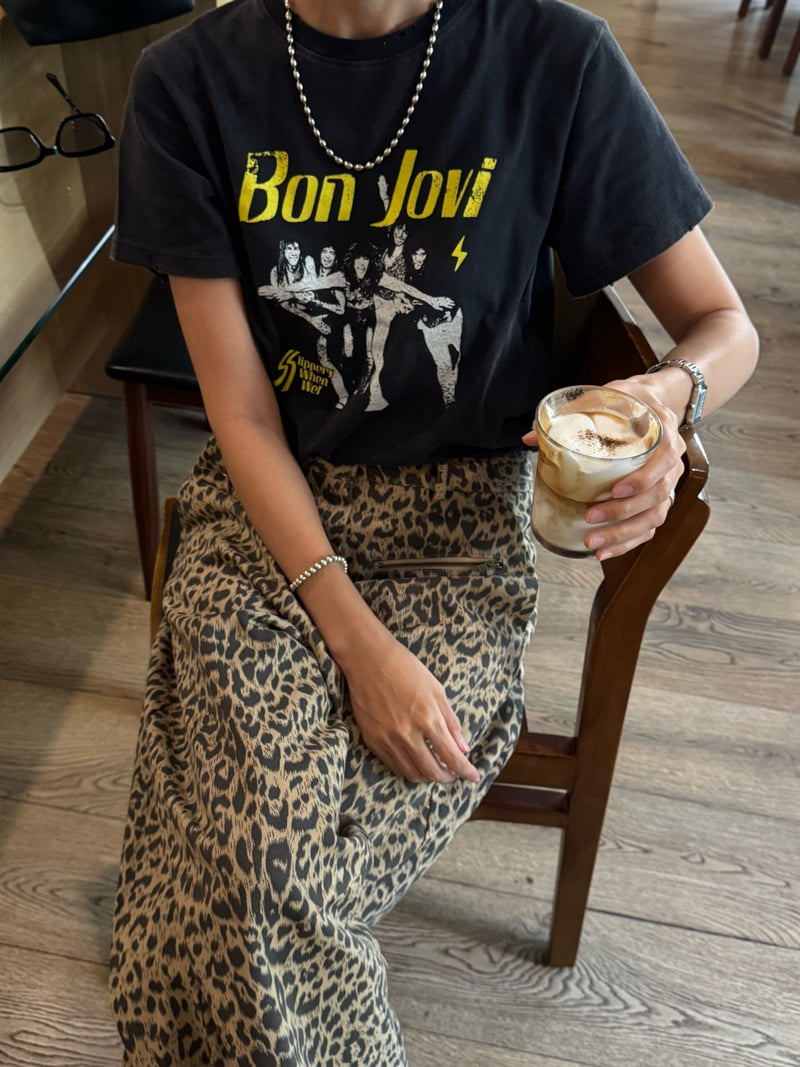 Heil - Korean Women Fashion - #momslook - Pigment Bon Jovi Tee