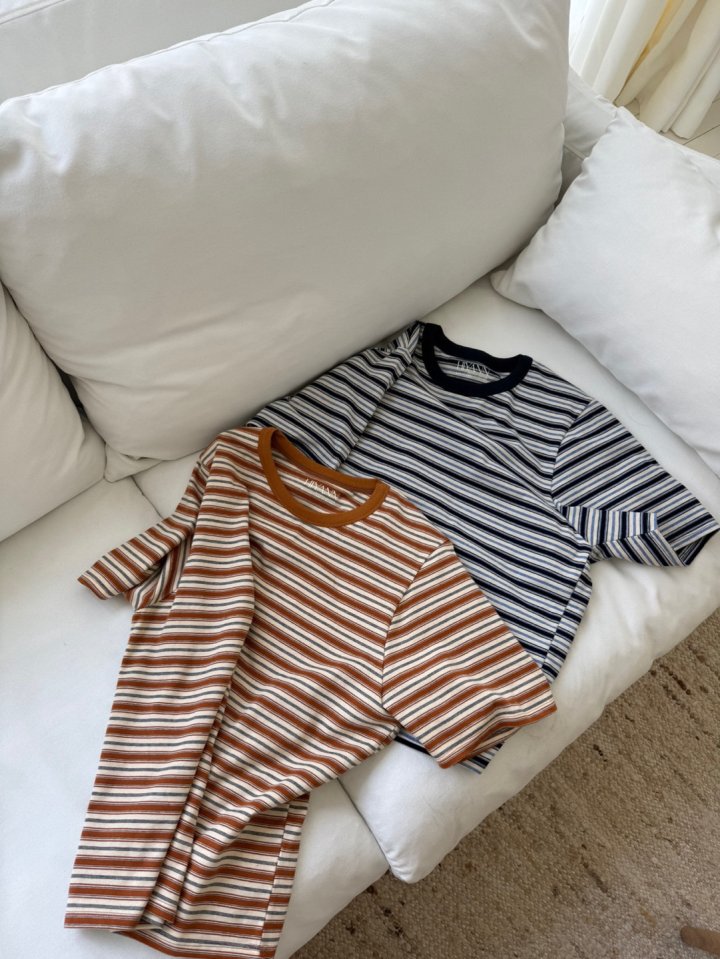 Hiyann - Korean Women Fashion - #momslook - Pepe Stripe Tee - 10