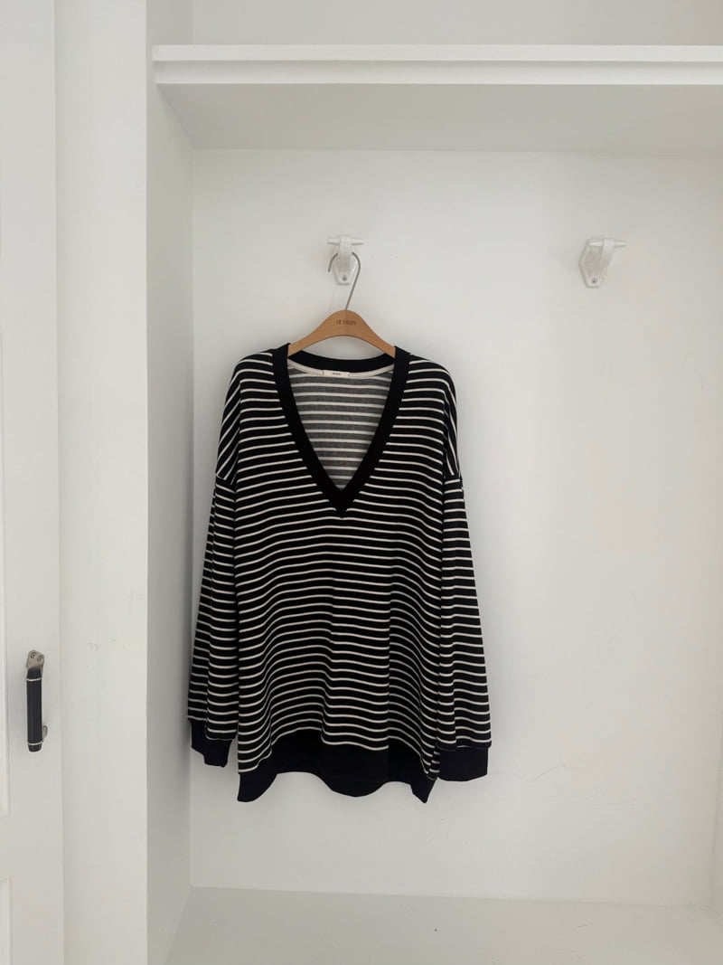 Hiyann - Korean Women Fashion - #womensfashion - V-Neck Roy Sweatshirt - 4
