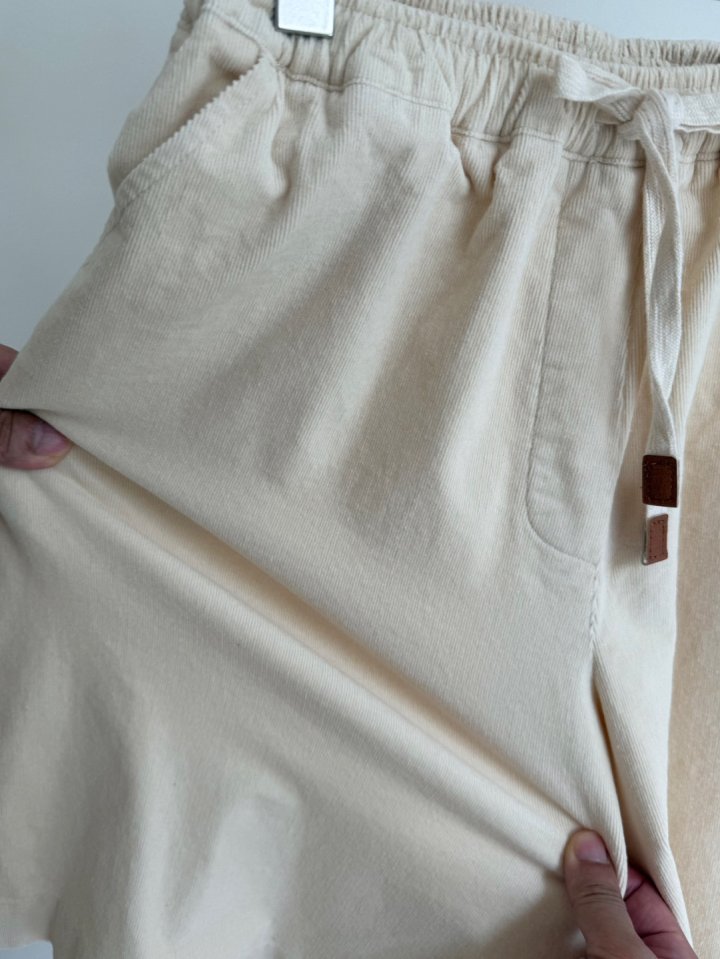 Hiyann - Korean Women Fashion - #restrostyle - Bermuda Corduroy Pants - 3