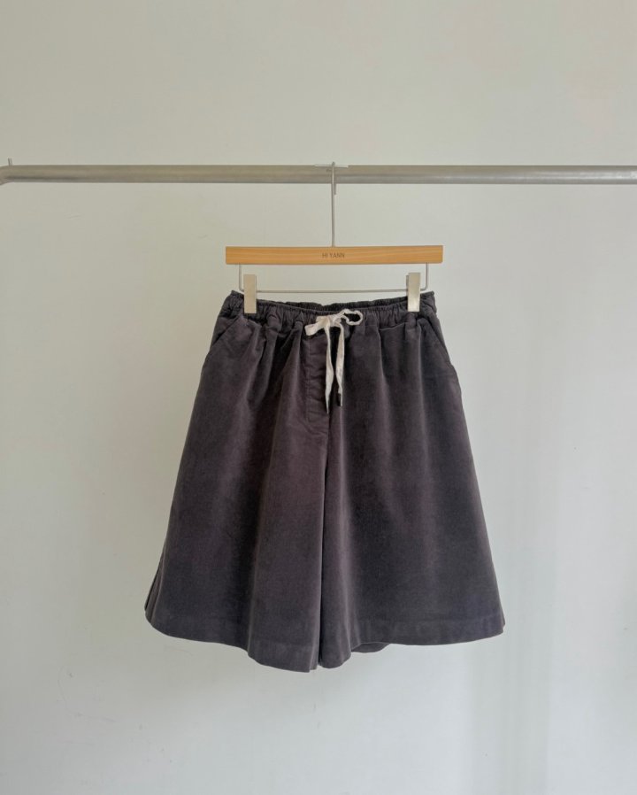 Hiyann - Korean Women Fashion - #restrostyle - Bermuda Corduroy Pants - 4