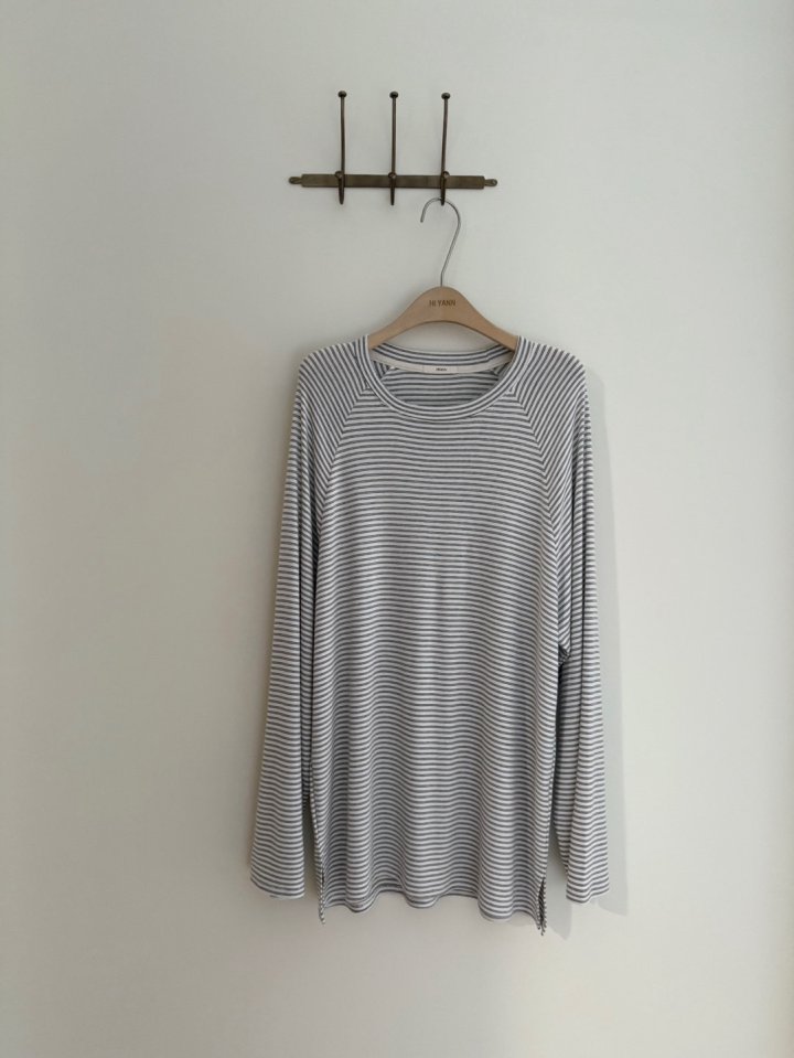 Hiyann - Korean Women Fashion - #womensfashion - Raglan Stripe Tee - 3