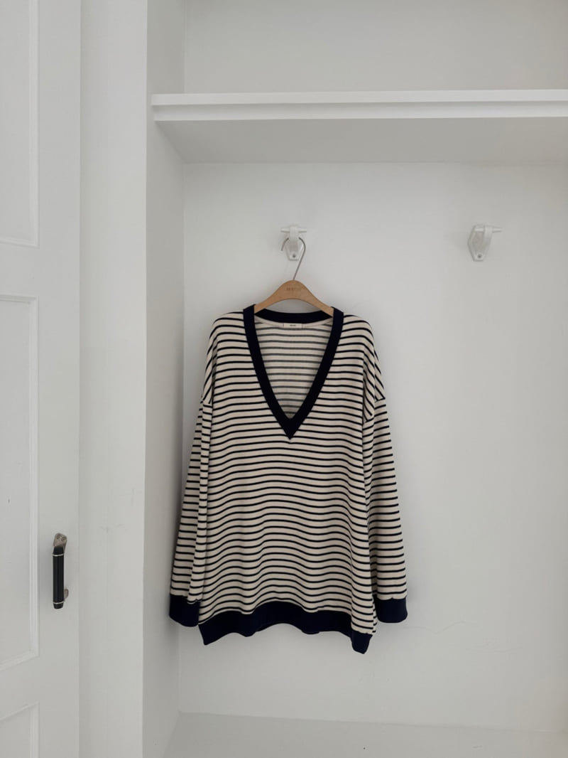 Hiyann - Korean Women Fashion - #womensfashion - V-Neck Roy Sweatshirt - 3