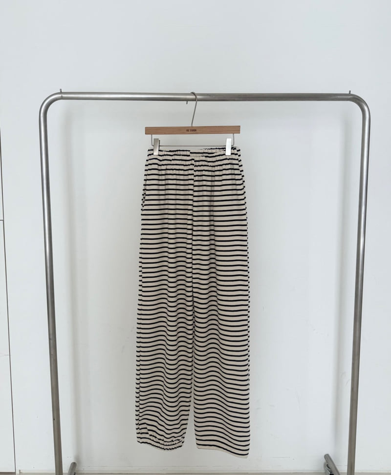 Hiyann - Korean Women Fashion - #womensfashion - Roy Jogger Pants - 2