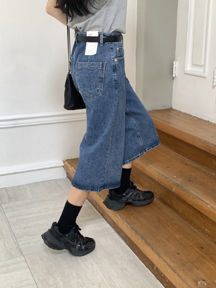 I'm here - Korean Women Fashion - #momslook - Half Denim Pants - 2