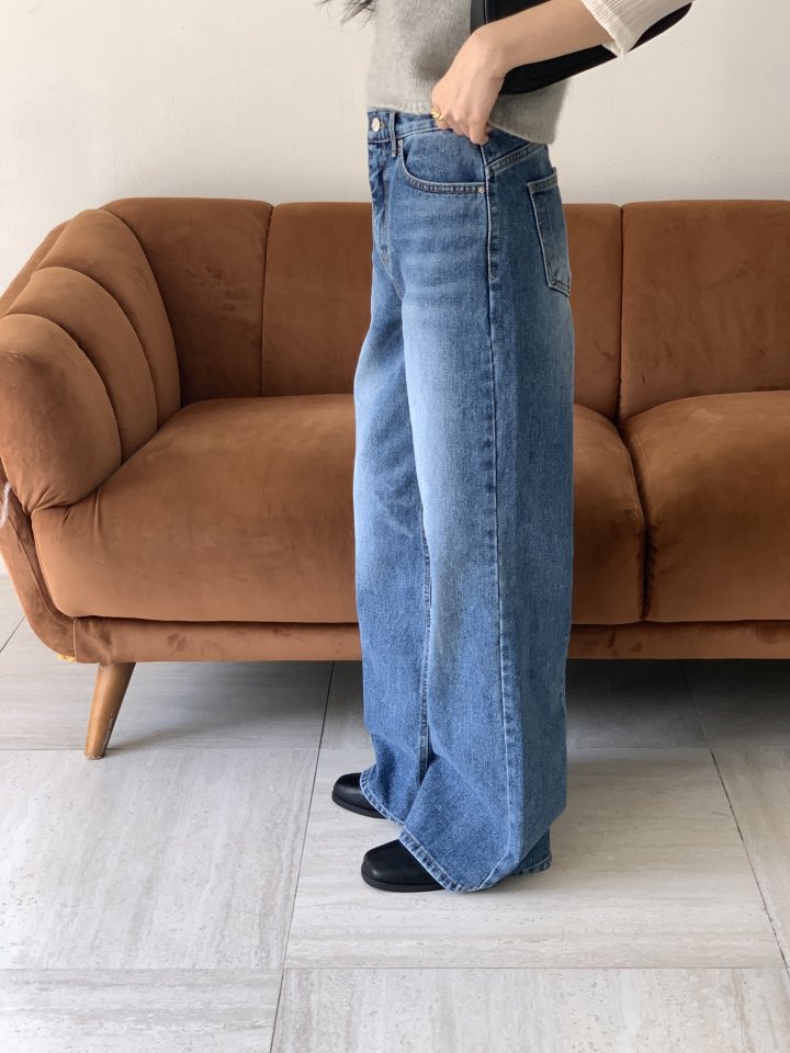 I'm here - Korean Women Fashion - #momslook - Back Slit Wide Straight Denim Pants - 5