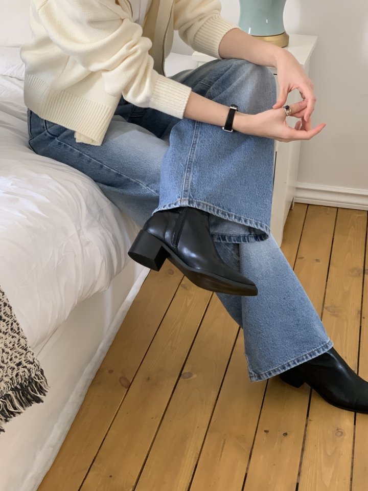 I'm here - Korean Women Fashion - #momslook - Back Slit Wide Straight Denim Pants - 11