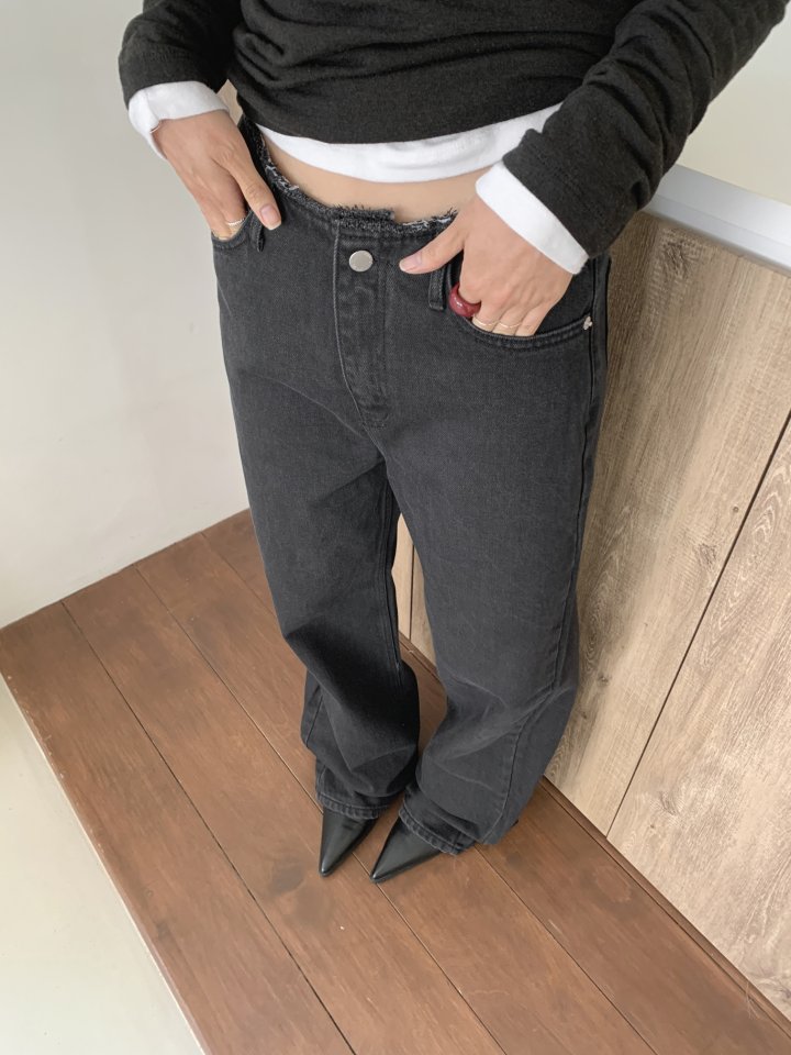 I'm here - Korean Women Fashion - #momslook - Muobi Wide Black Denim Pants - 2