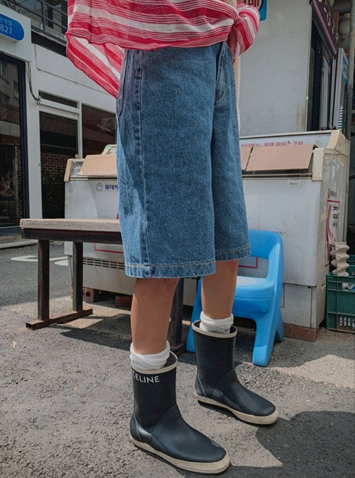 I'm here - Korean Women Fashion - #momslook - Black Washed Blue Bermuda Denim Shorts - 5