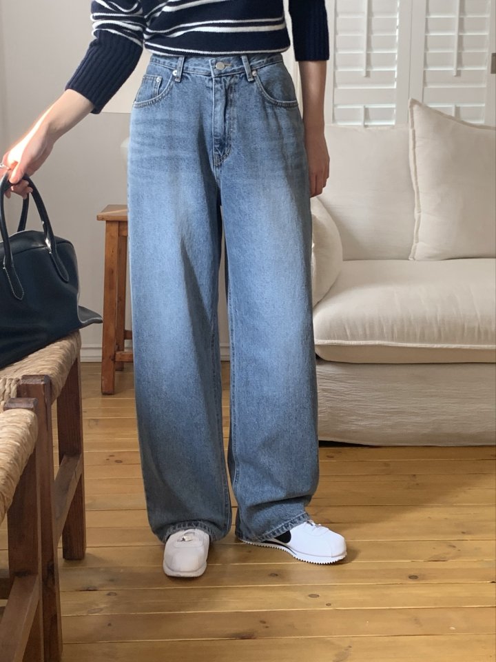I'm here - Korean Women Fashion - #pursuepretty - Grayish Wide Straight Denim Pants - 3
