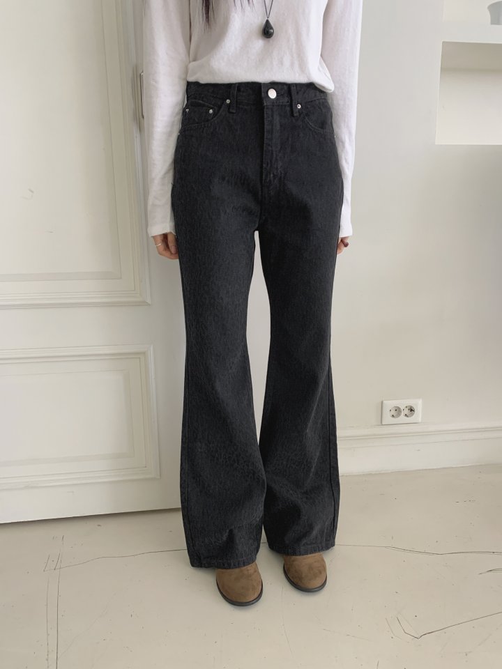 I'm here - Korean Women Fashion - #restrostyle - Leopard Bootcut Denim Pants - 12