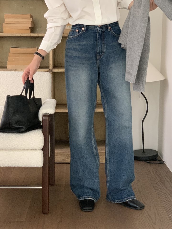 I'm here - Korean Women Fashion - #thatsdarling - Dark Blue Cat Brush Vintage Denim Pants - 11