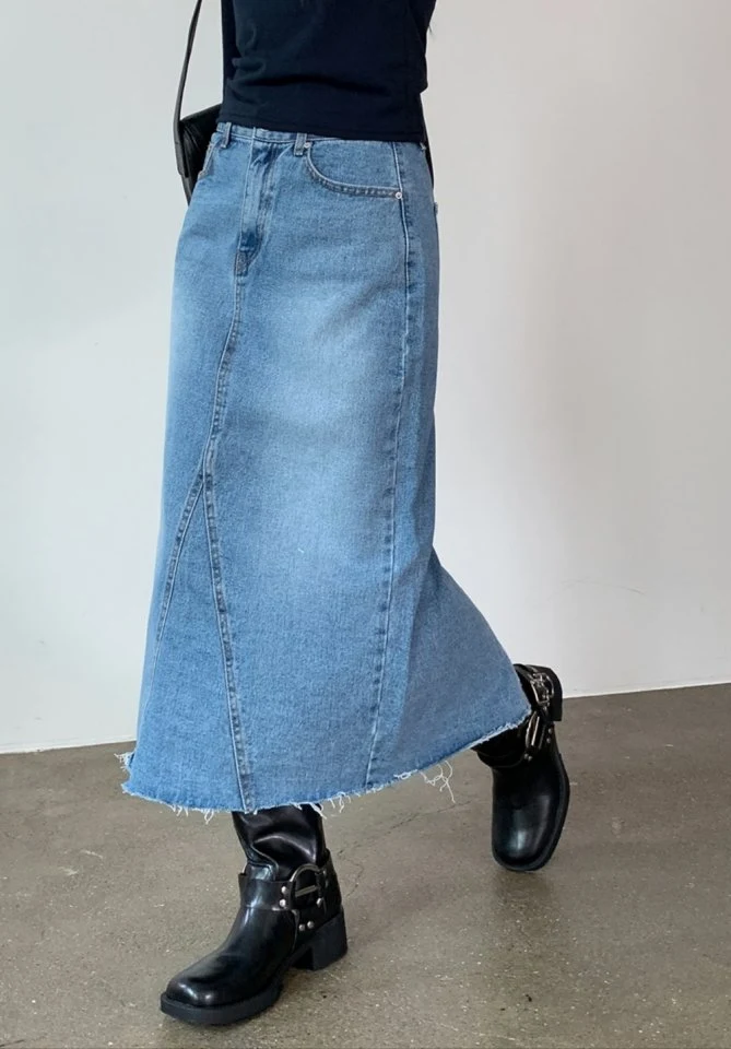 I'm here - Korean Women Fashion - #thatsdarling - Cut Slit Denim Long Skirt - 3