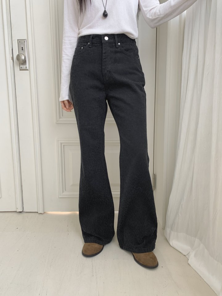 I'm here - Korean Women Fashion - #vintageinspired - Leopard Bootcut Denim Pants - 9