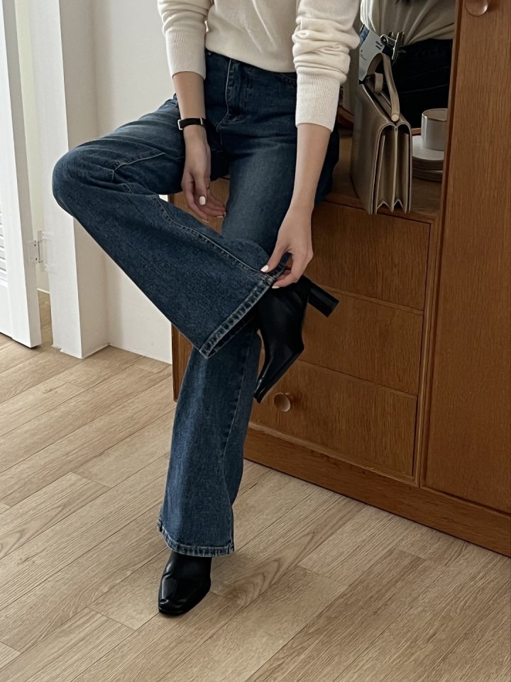 I'm here - Korean Women Fashion - #womensfashion - Sand Brush Bootcut Denim Pants - 3