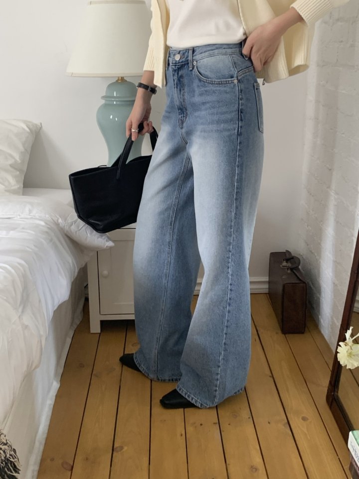 I'm here - Korean Women Fashion - #womensfashion - Back Slit Wide Straight Denim Pants - 2