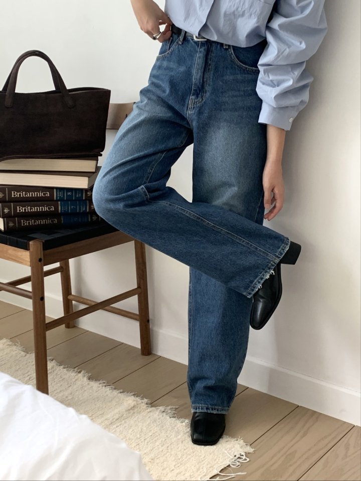 I'm here - Korean Women Fashion - #womensfashion - Raw Hem Vintage Cat Straight Denim Pants - 3