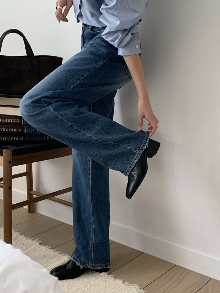 I'm here - Korean Women Fashion - #womensfashion - Raw Hem Vintage Cat Straight Denim Pants - 5