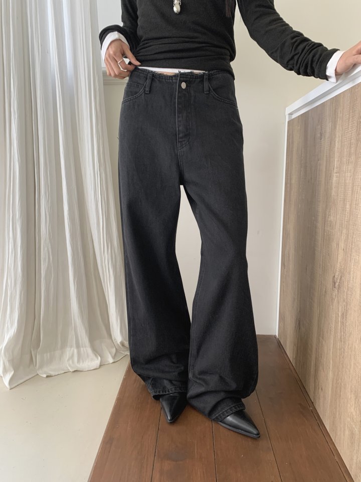 I'm here - Korean Women Fashion - #womensfashion - Muobi Wide Black Denim Pants