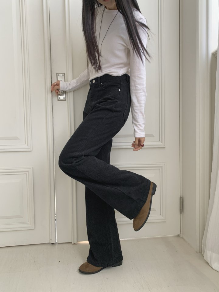 I'm here - Korean Women Fashion - #womensfashion - Leopard Bootcut Denim Pants - 2