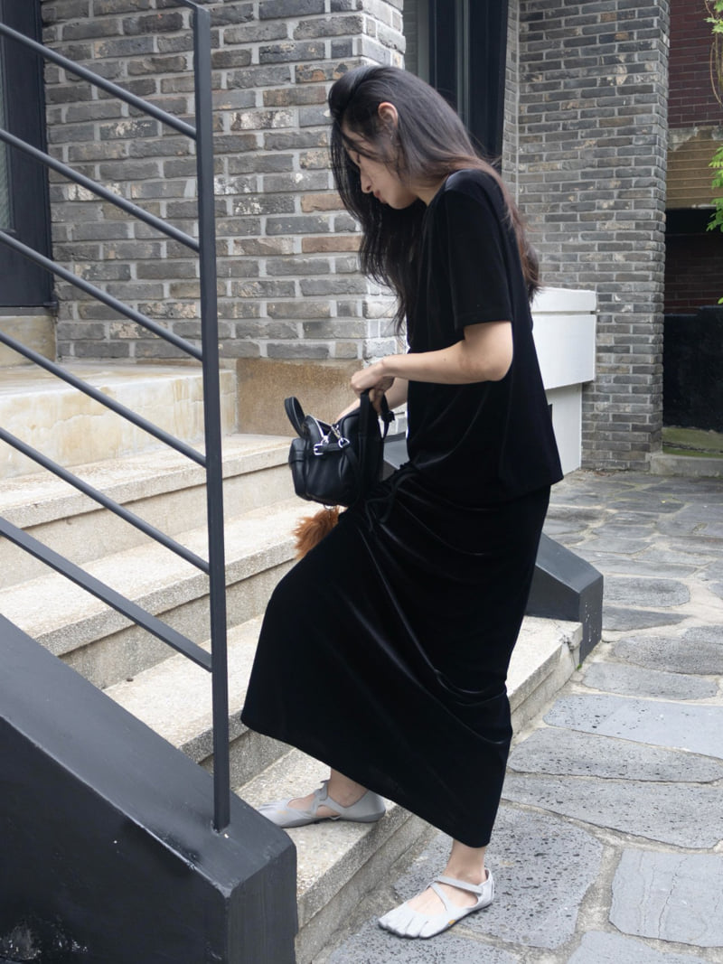 Inssense - Korean Women Fashion - #momslook - Velvet Loose Fit Backless Short Sleeve T-shirt - 3
