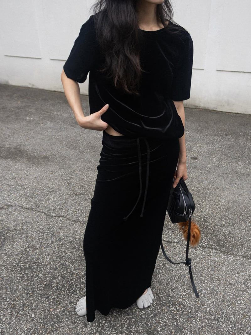 Inssense - Korean Women Fashion - #momslook - Velvet Loose Fit Backless Short Sleeve T-shirt - 5
