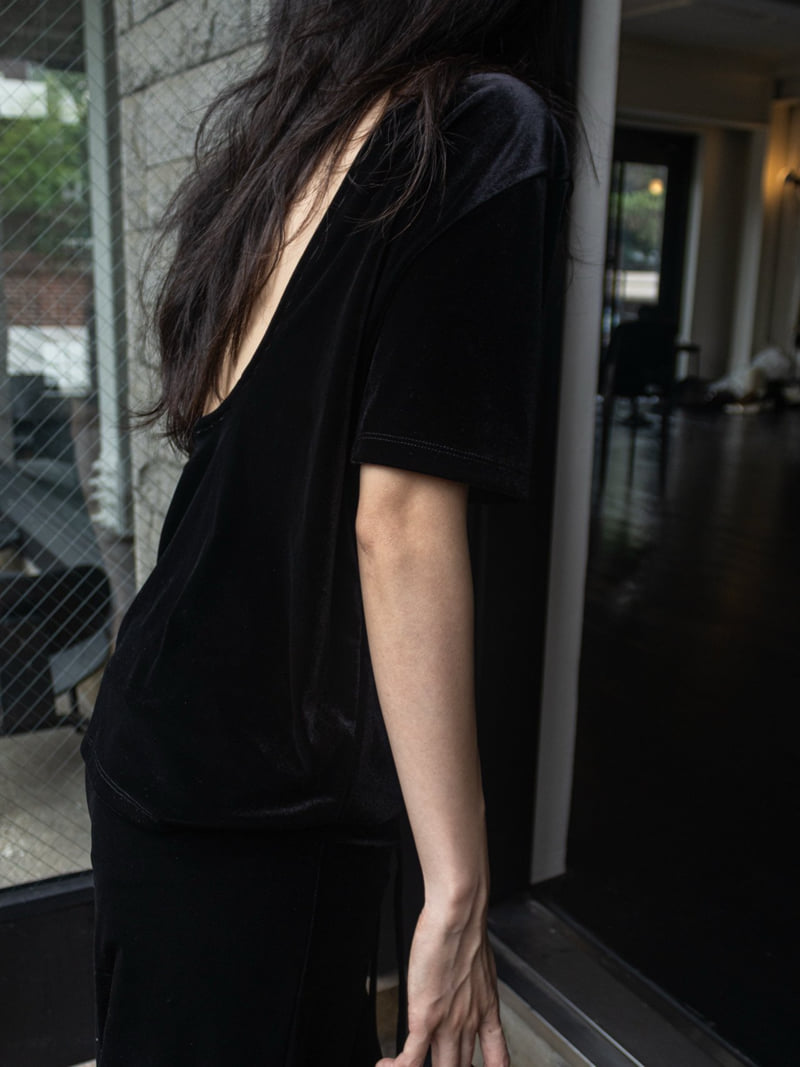 Inssense - Korean Women Fashion - #vintageinspired - Velvet Loose Fit Backless Short Sleeve T-shirt - 9