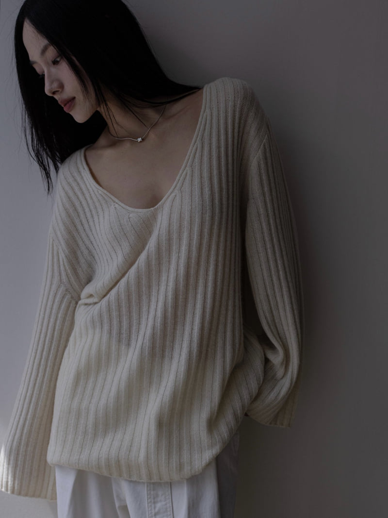 Inssense - Korean Women Fashion - #womensfashion - Oversized Merino Wool V-neck Knit - 11
