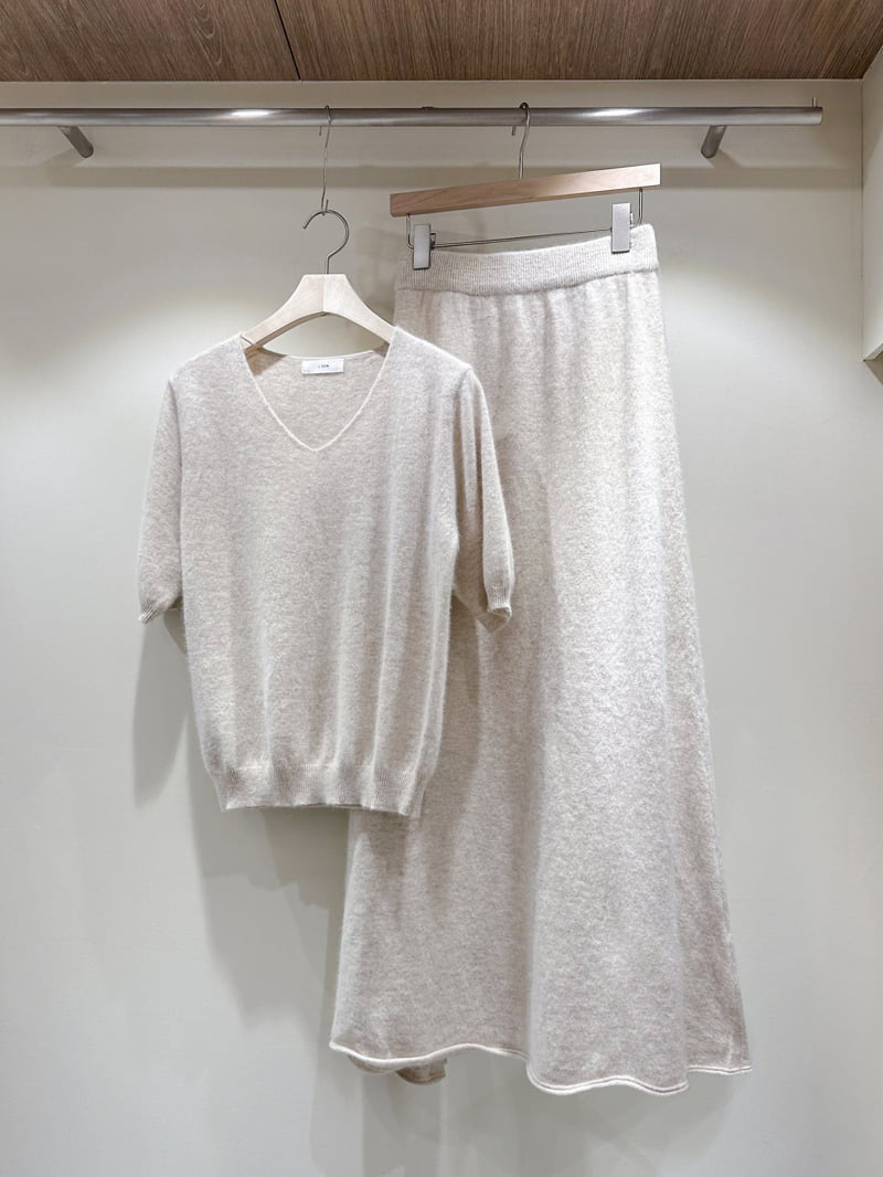 J dew - Korean Women Fashion - #romanticstyle - Wool V-Neck Knit Skirt Set - 2