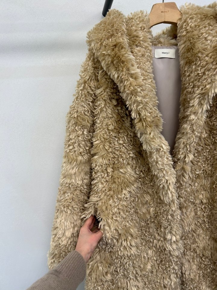 Merry J - Korean Women Fashion - #momslook - Shearling Hood Coat - 3