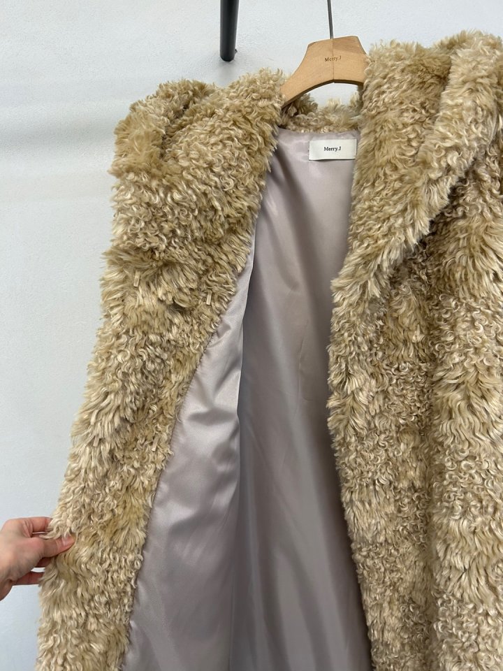 Merry J - Korean Women Fashion - #momslook - Shearling Hood Coat - 5