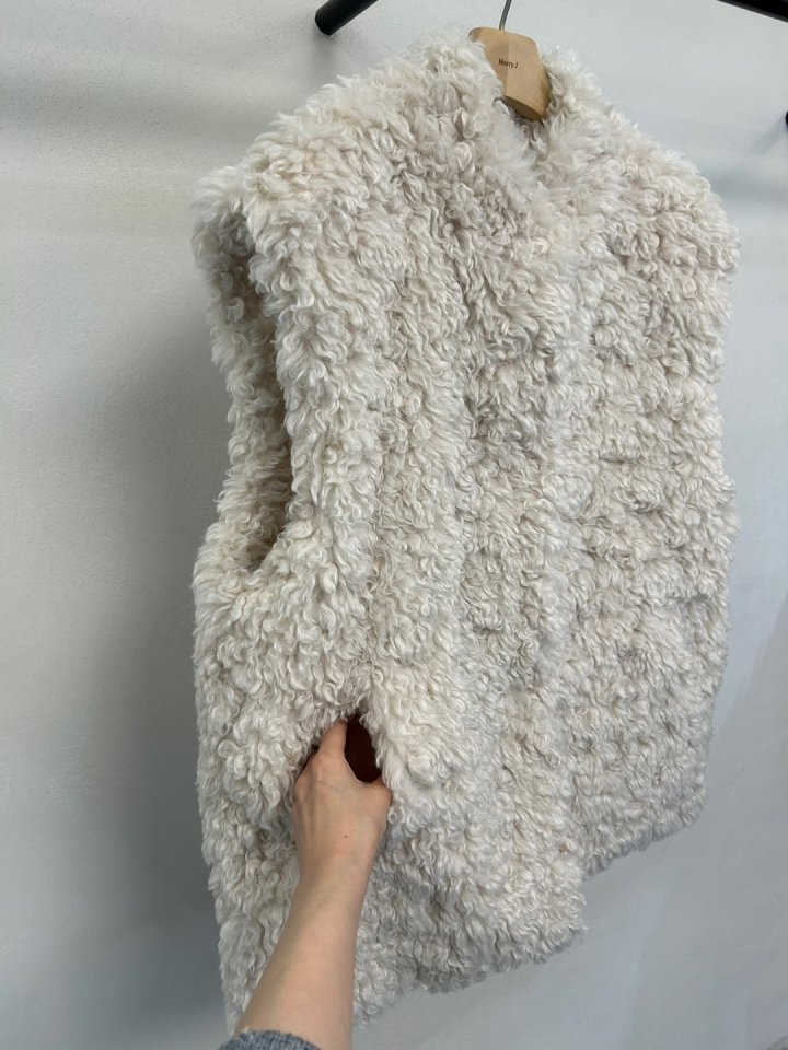 Merry J - Korean Women Fashion - #momslook - Luna Vest - 11