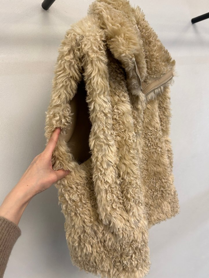 Merry J - Korean Women Fashion - #momslook - Shearling Reversible Vest - 6