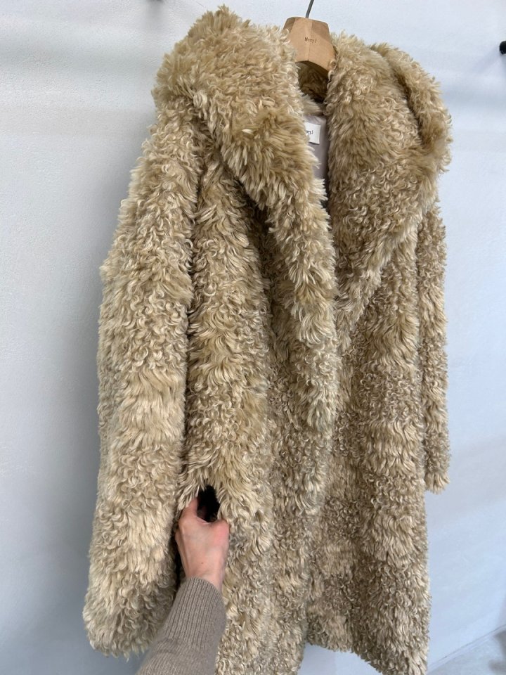 Merry J - Korean Women Fashion - #momslook - Shearling Hood Coat - 4