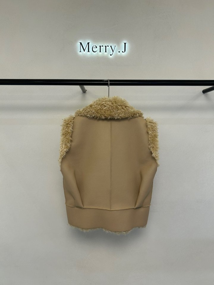Merry J - Korean Women Fashion - #womensfashion - Shearling Reversible Vest - 3