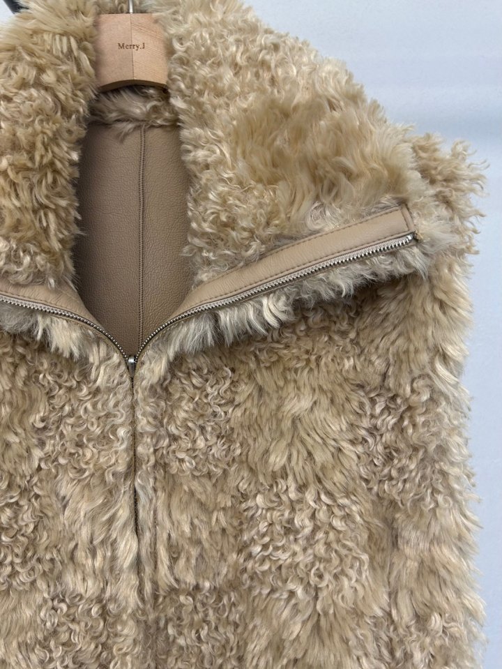 Merry J - Korean Women Fashion - #womensfashion - Shearling Reversible Vest - 5