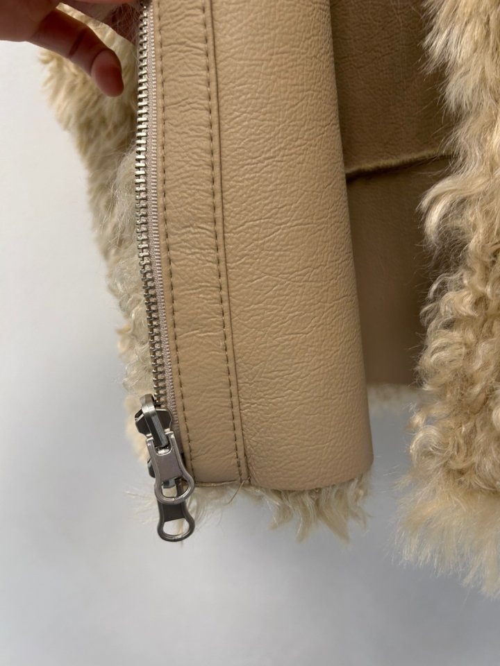 Merry J - Korean Women Fashion - #womensfashion - Shearling Reversible Vest - 7