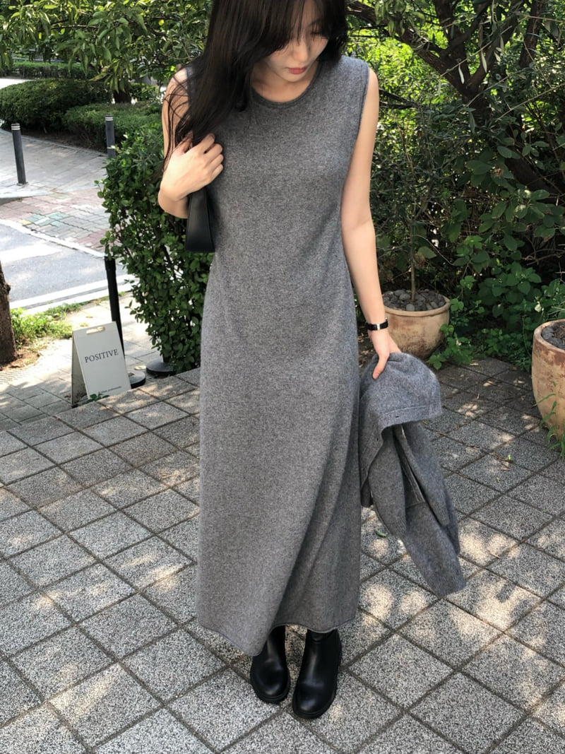 Moani - Korean Women Fashion - #momslook - Raccoon Robe Sleeveless Dress - 9