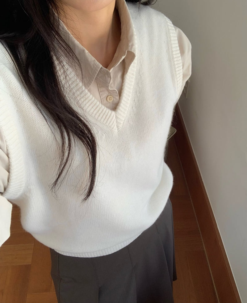 Moani - Korean Women Fashion - #momslook - V-Neck Knit Vest - 2